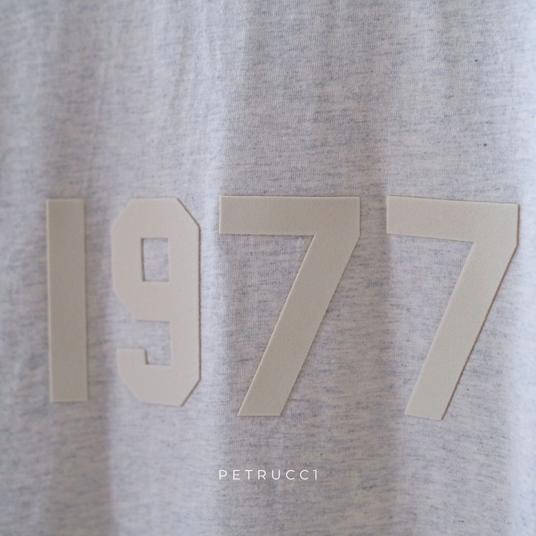 FOG ESSENTIALS fear of god Tee T Shirt 1977