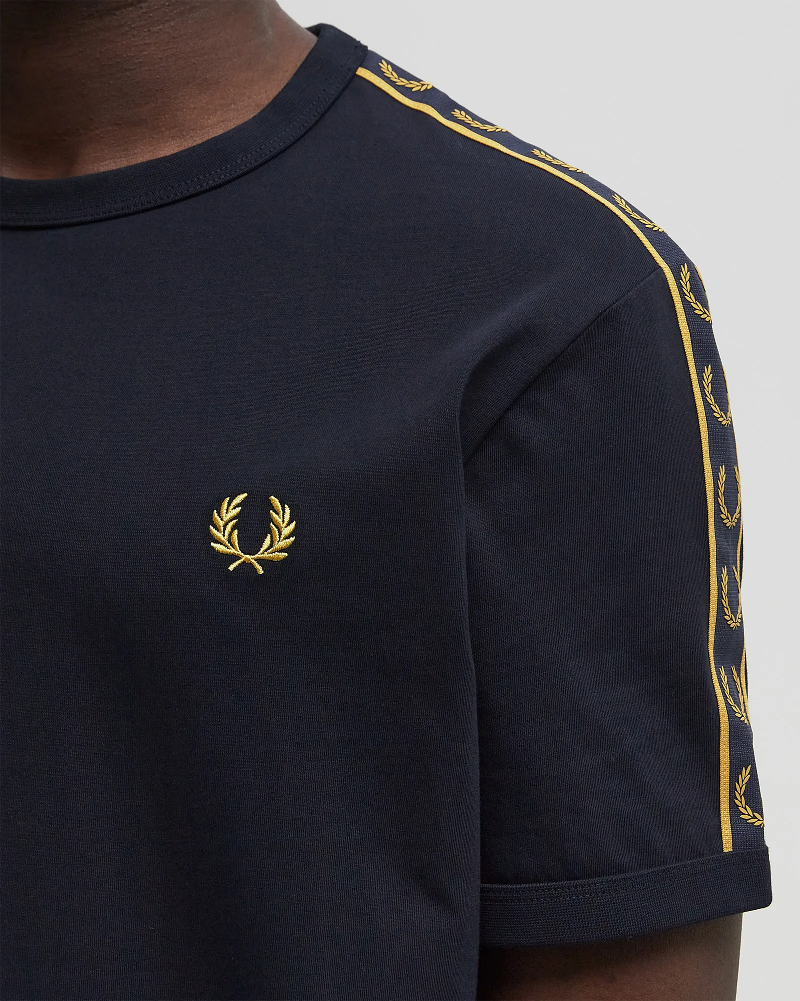 Fred Perry Contrast Tape Ringer T-Shirt Kaos M4613/W75