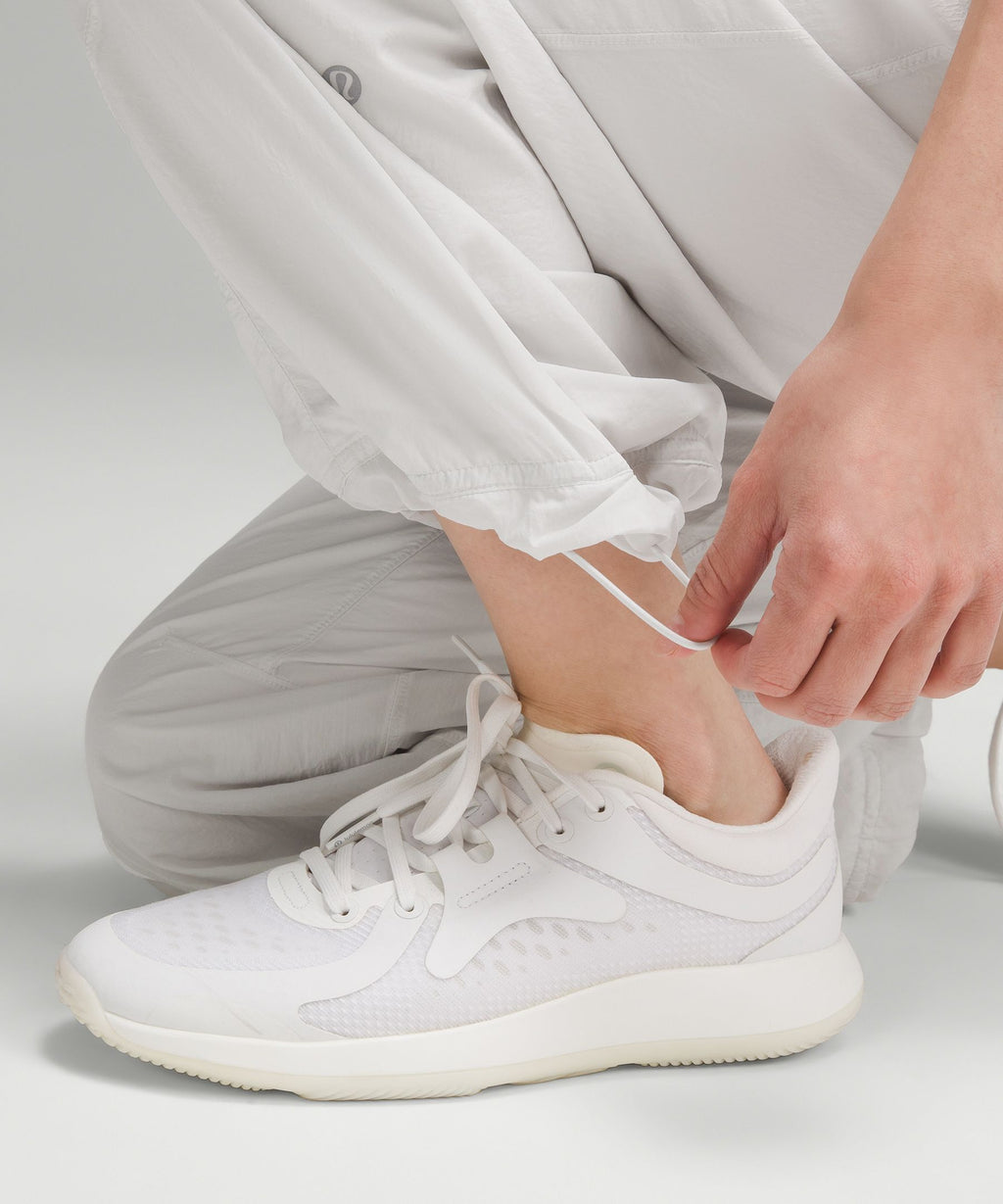 LULULEMON License to Train Mid-Rise Lightweight Jogger Women