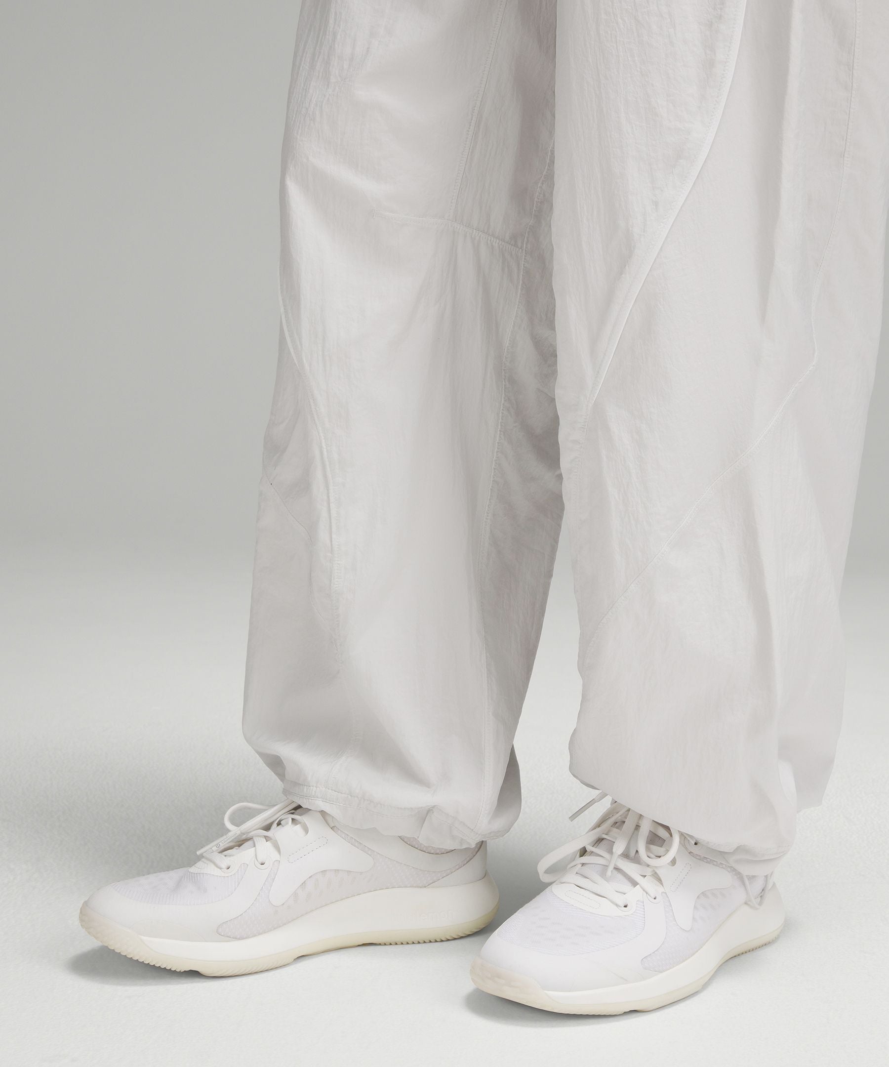 LULULEMON License to Train Mid-Rise Lightweight Jogger Women