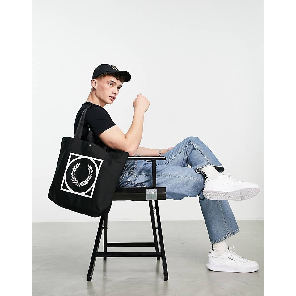 Fred Perry GRAPHIC PRINT TOTE BAG L3244