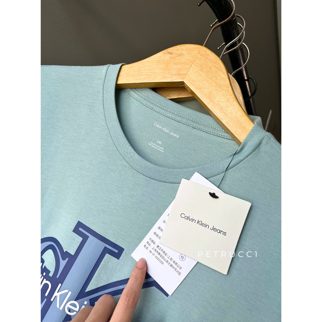 Calvin Klein T-shirt with Graphic Logo 4R8013S