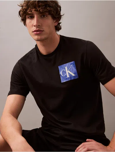 CALVIN KLEIN Monogram Logo Box Graphic Classic T Shirt  4RB837G