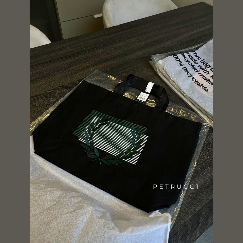 Fred Perry Glitch Graphic Tote Bag L3242