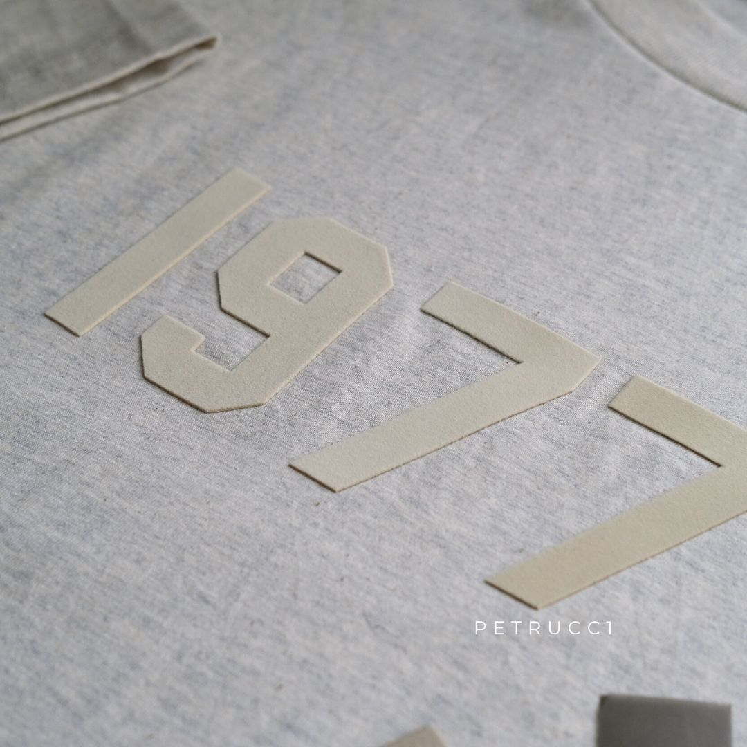 FOG ESSENTIALS fear of god Tee T Shirt 1977