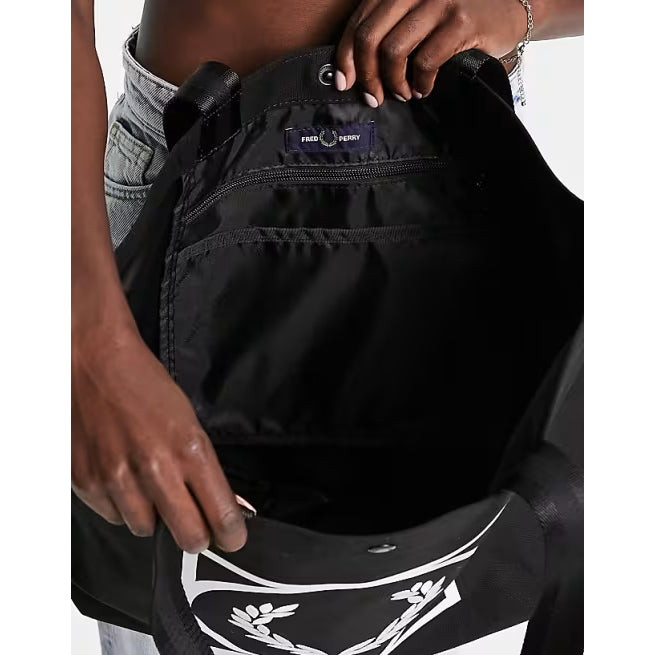 Fred Perry GRAPHIC PRINT TOTE BAG L3244