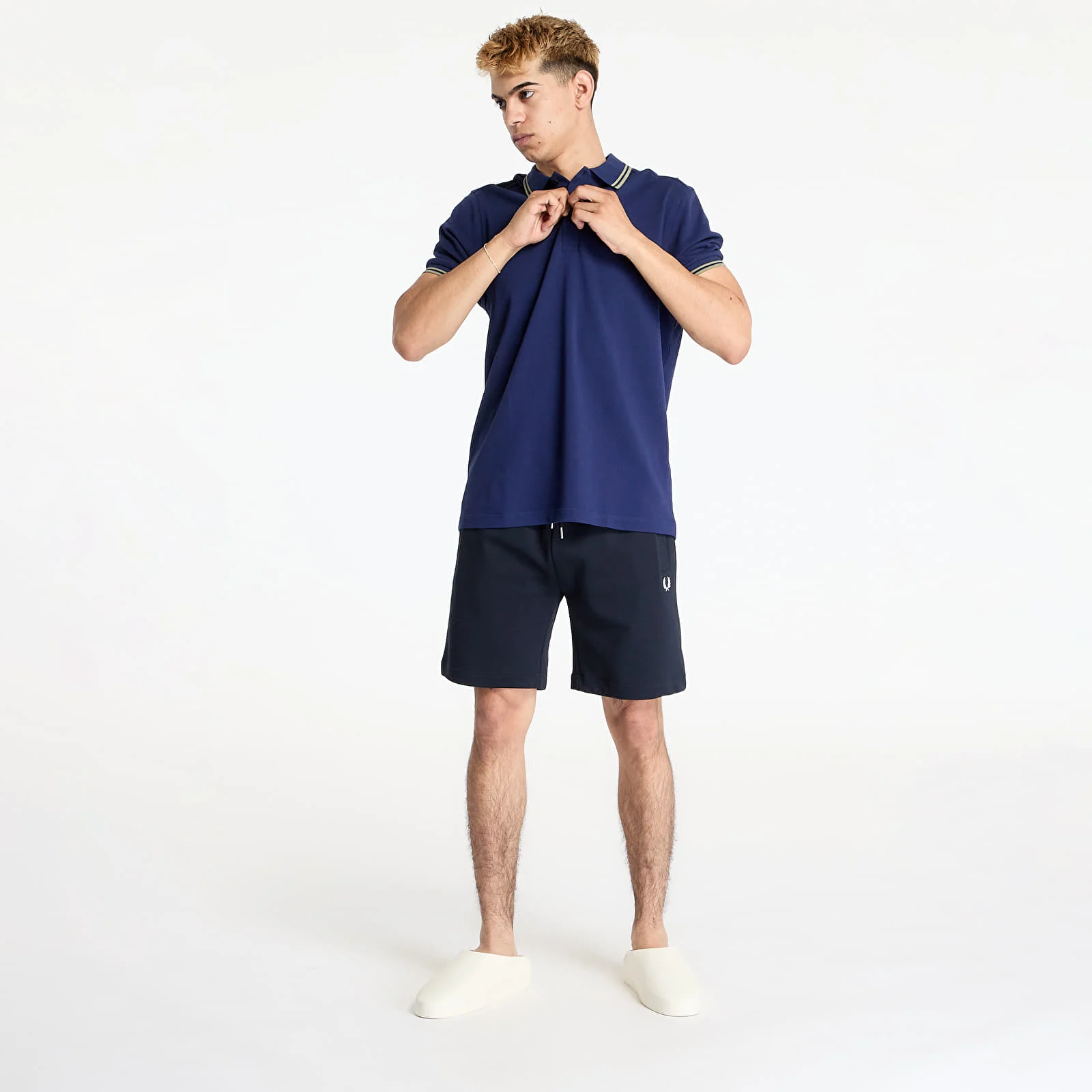 Fred Perry Shorts celana pendek pria S8505/608