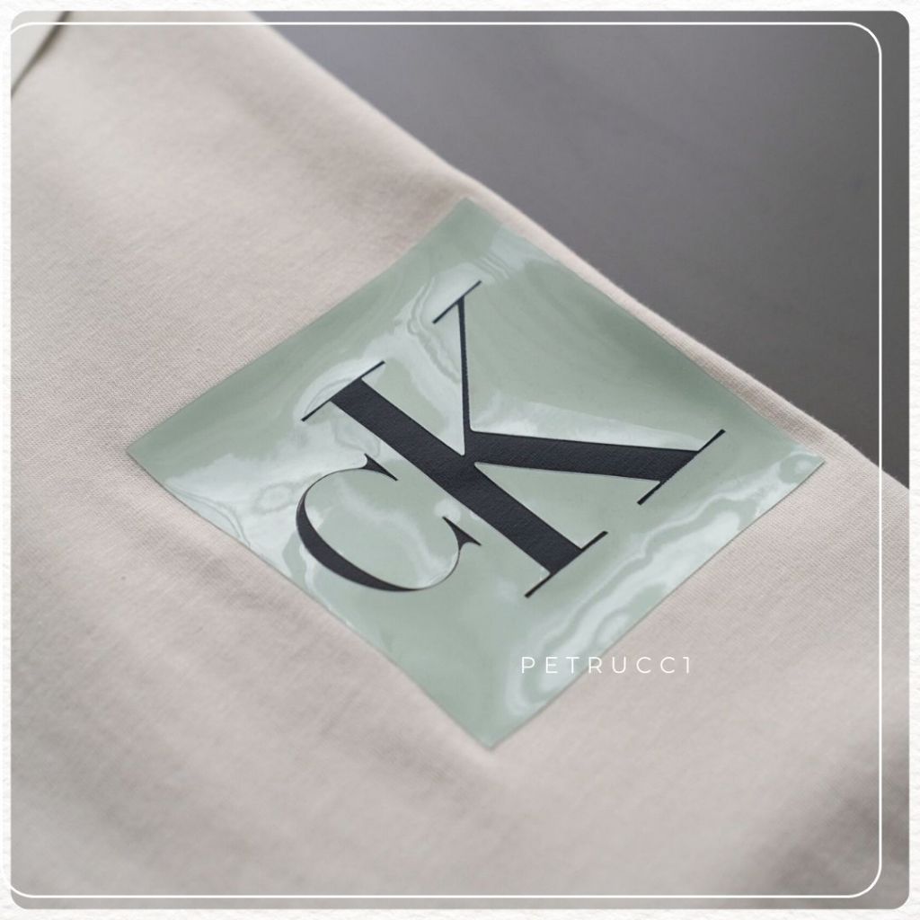 Calvin Klein Monogram Logo Box Graphic Classic T-Shirt 4RB837G