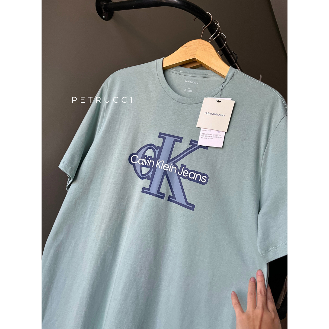 Calvin Klein T-shirt with Graphic Logo 4R8013S