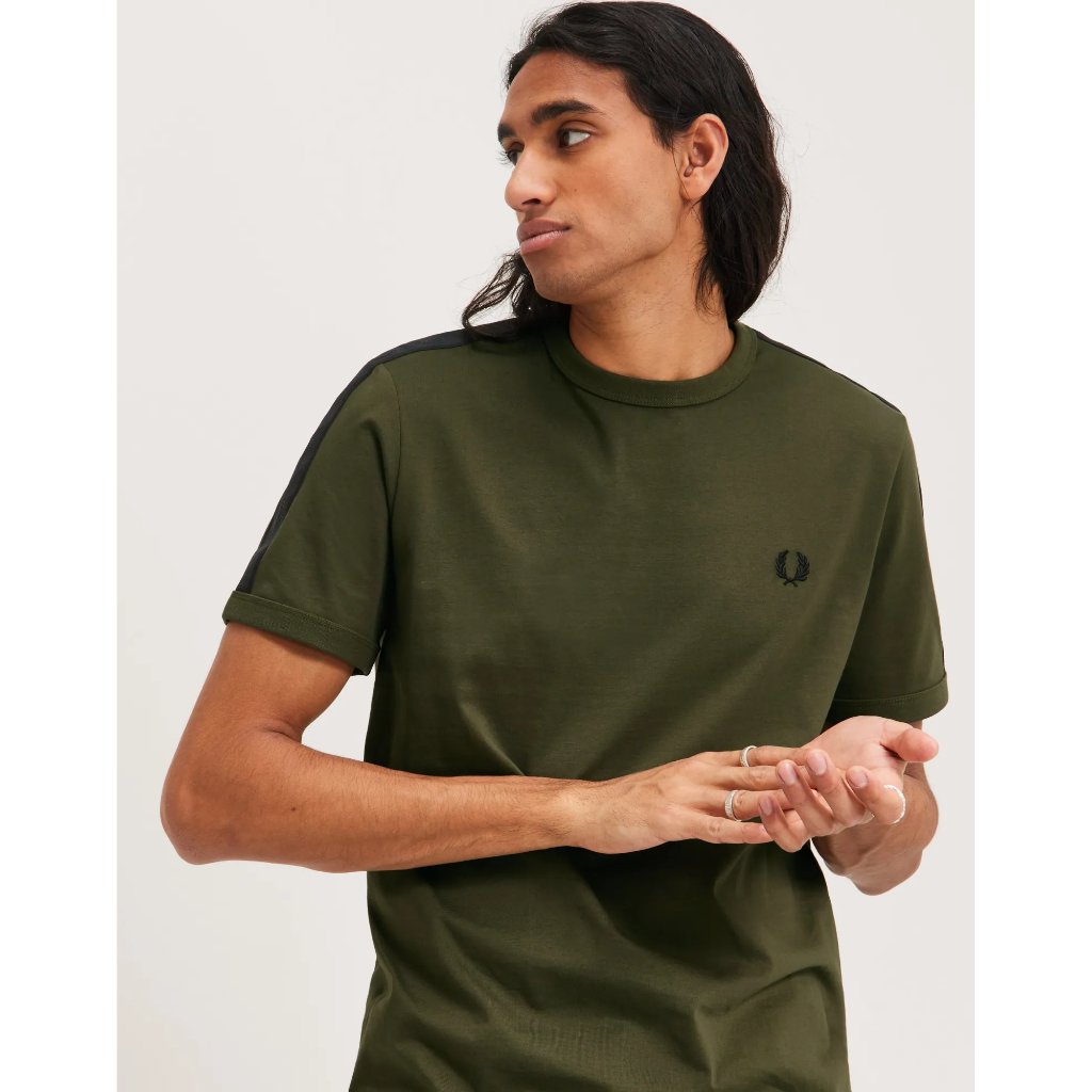 Fred Perry T SHIRT KAOS COWO branded T shirt M4613/R47