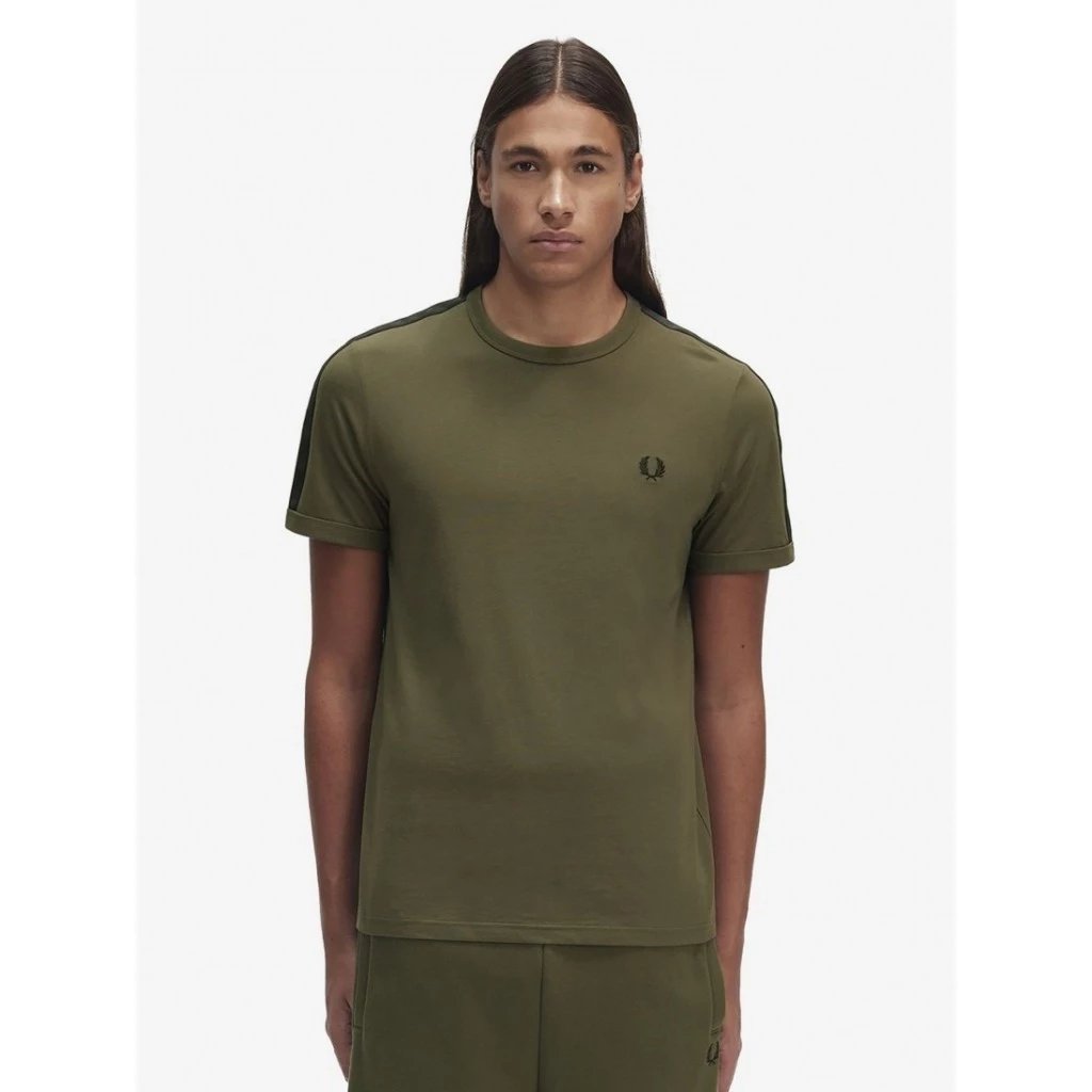 Fred Perry T SHIRT KAOS COWO branded T shirt M4613/R47