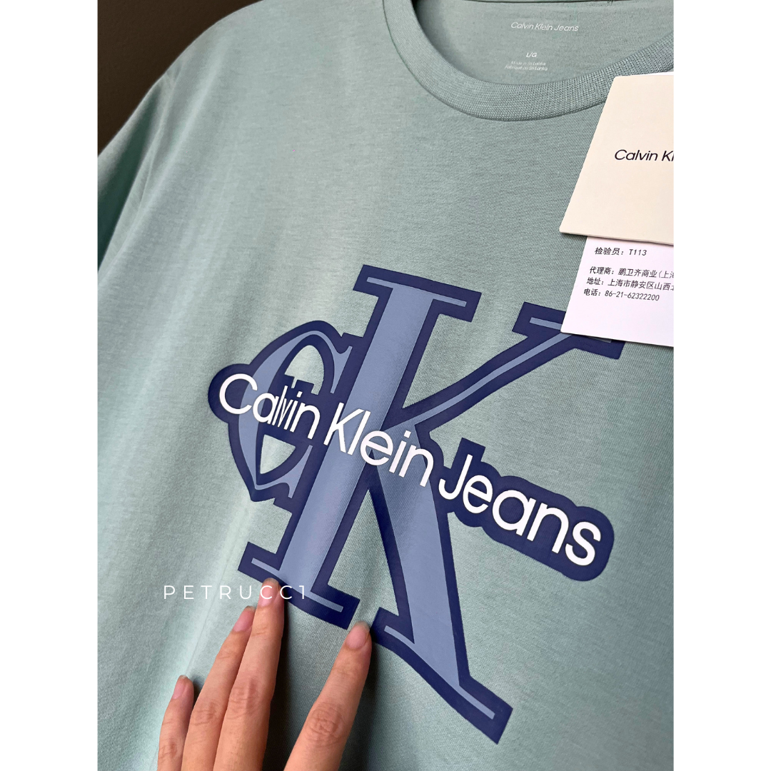 Calvin Klein T-shirt with Graphic Logo 4R8013S