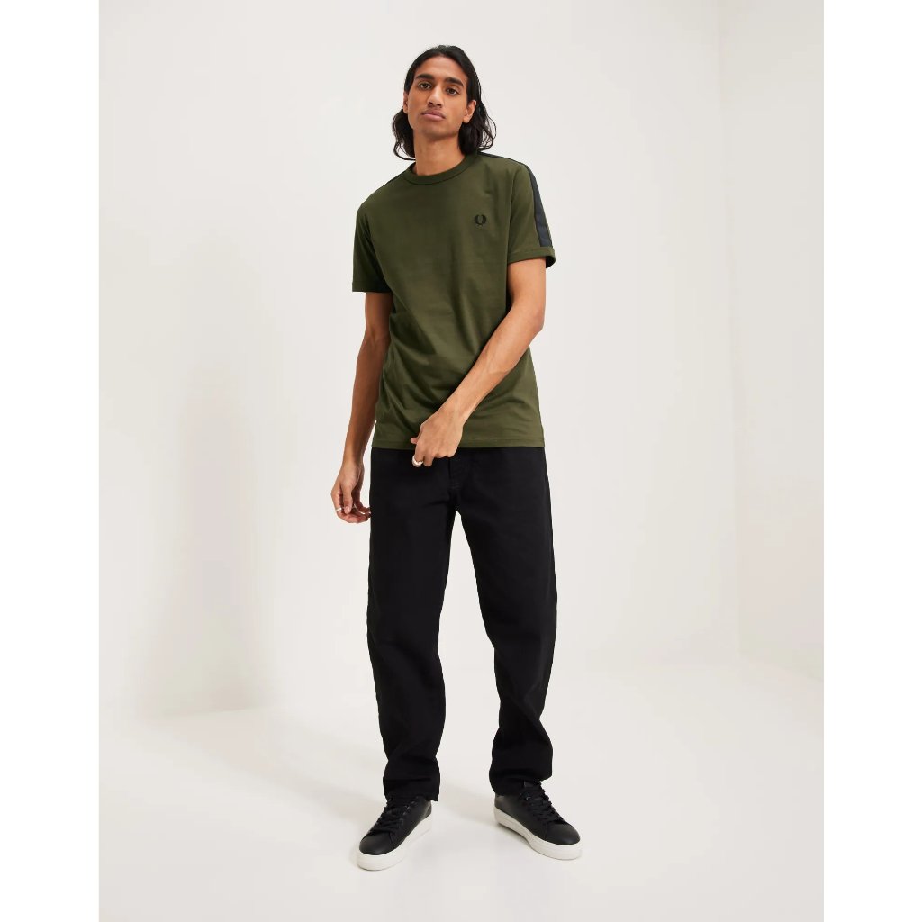 Fred Perry T SHIRT KAOS COWO branded T shirt M4613/R47