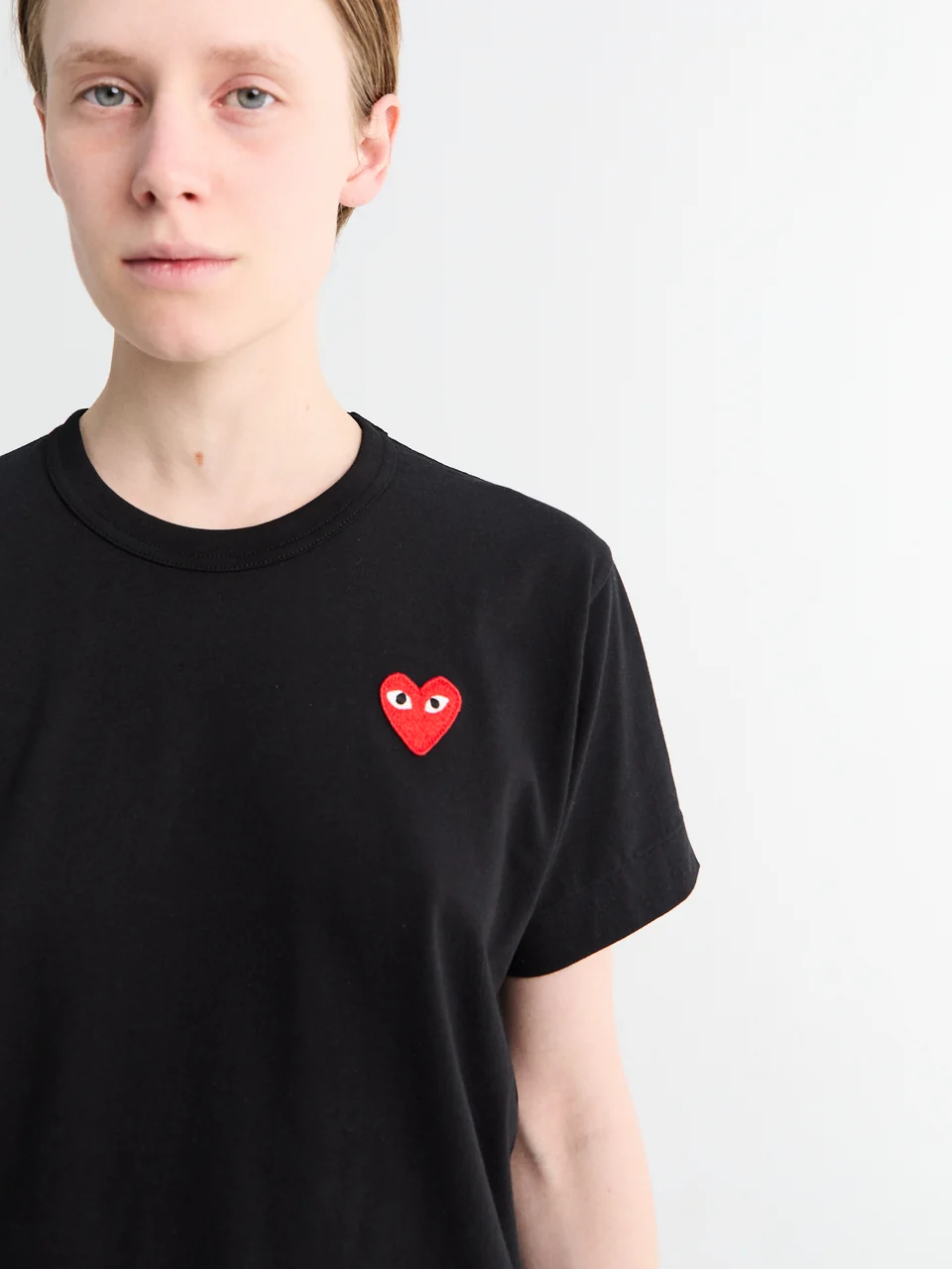 PLAY CDG COMME des GARCONS T SHIRT kaos cowo pria man AXT108