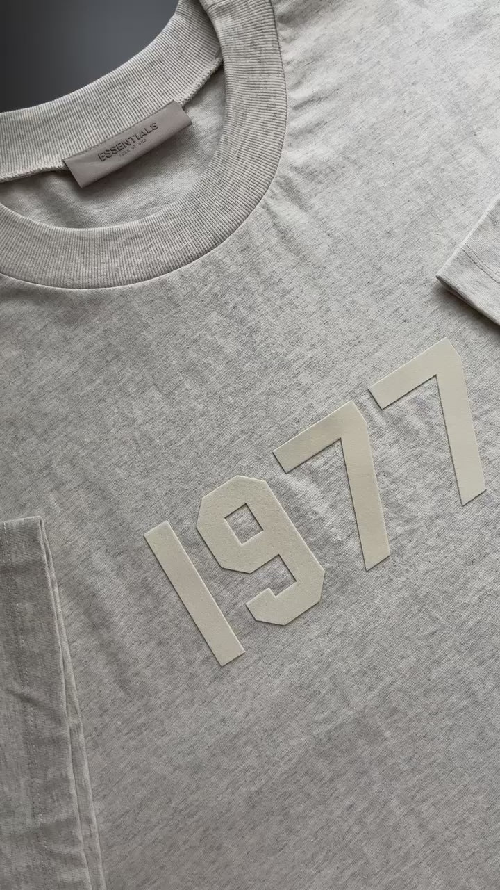 FOG ESSENTIALS fear of god Tee T Shirt 1977