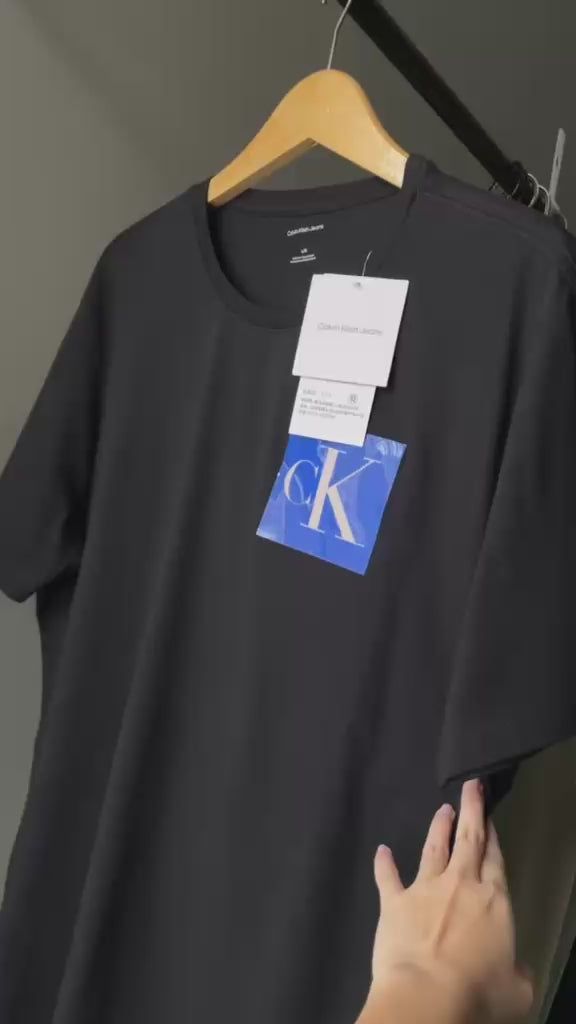 CALVIN KLEIN Monogram Logo Box Graphic Classic T Shirt  4RB837G