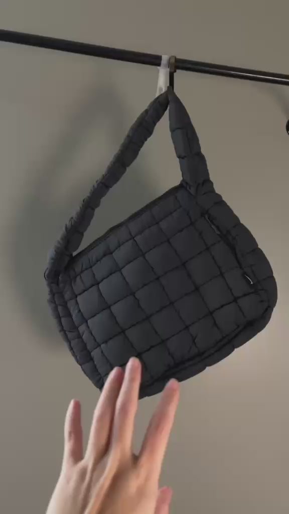 NIKE "GIFT" Puffle Cloud Shoulder Bag BG054-091A