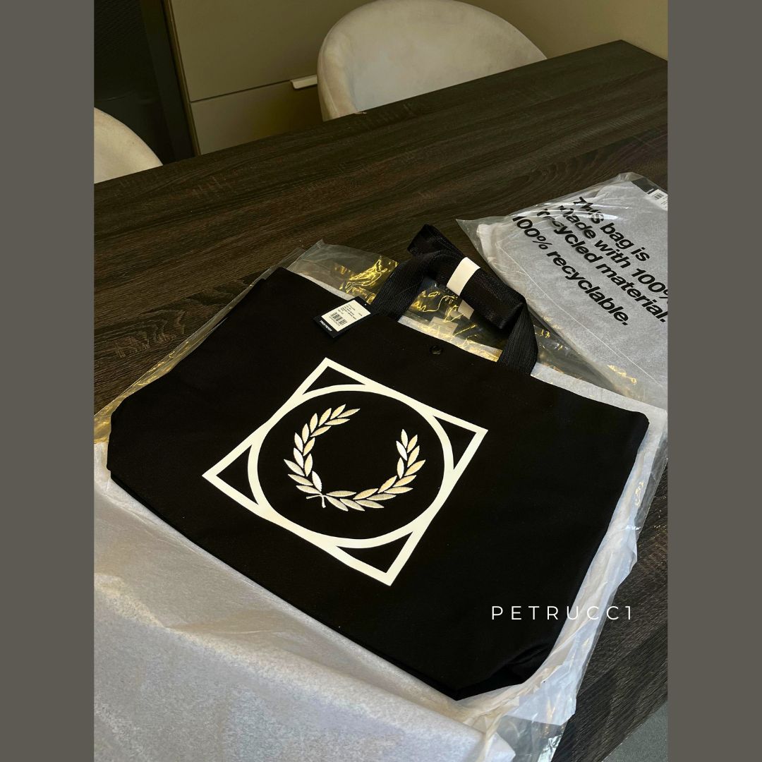 Fred Perry GRAPHIC PRINT TOTE BAG L3244